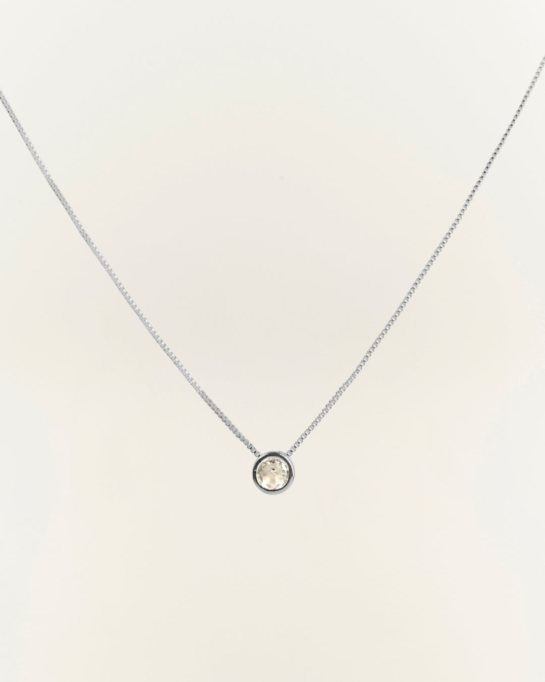 COLLAR PUNTO DE LUZ PLATA 925