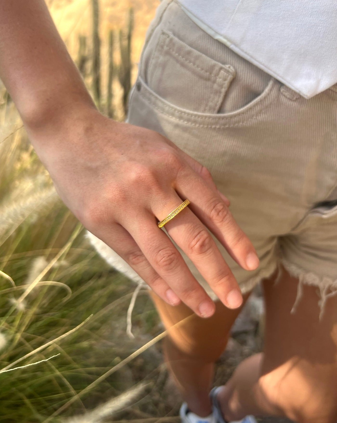 ANILLO GOLD BANDA CIRCONES