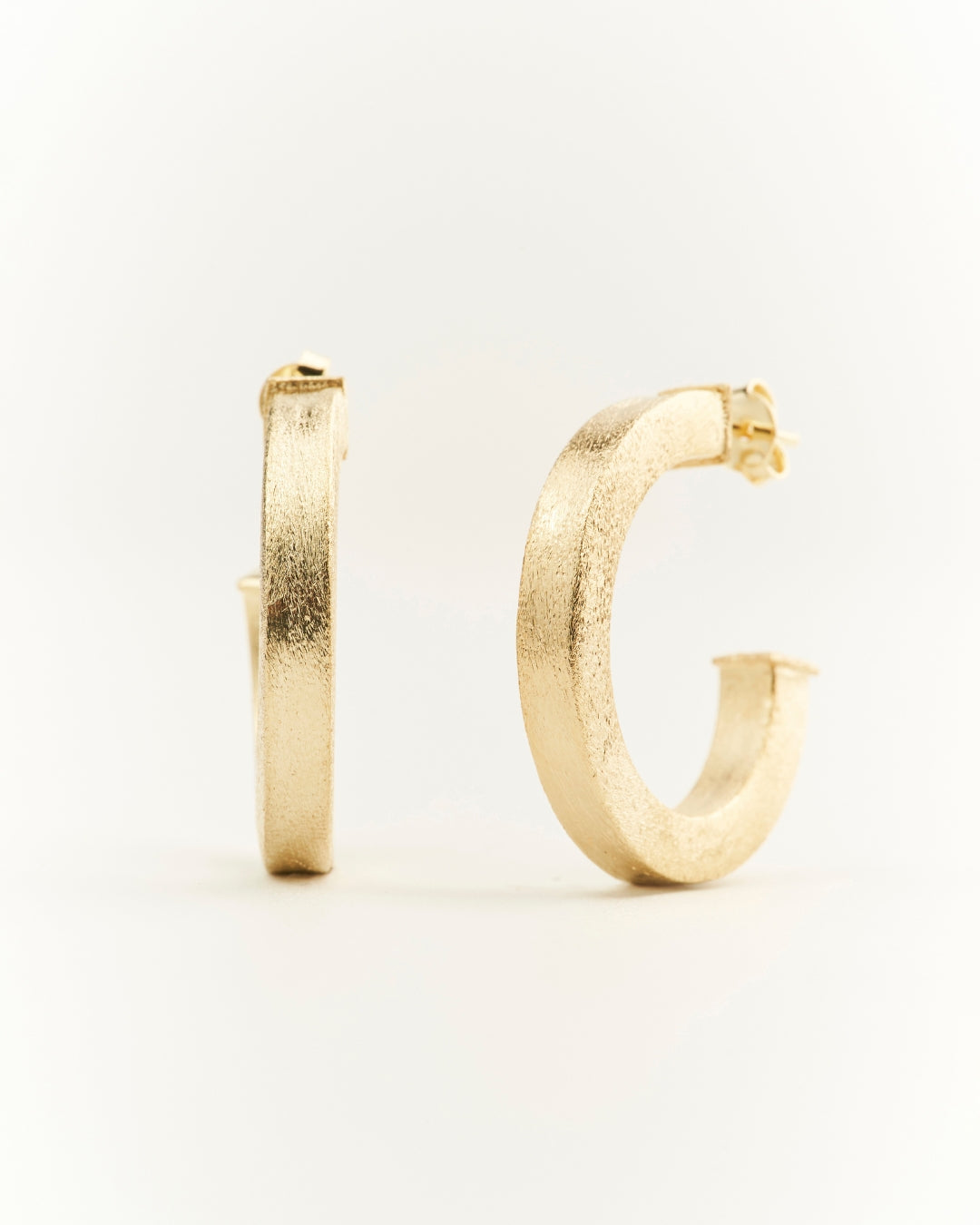 Aros gold lijada plana 28 mm