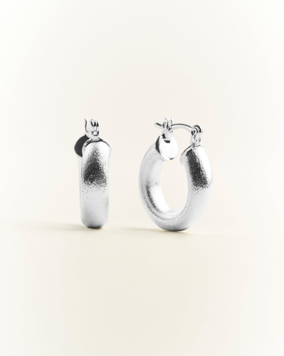 Aros silver argolla cerrada lijada 19mm
