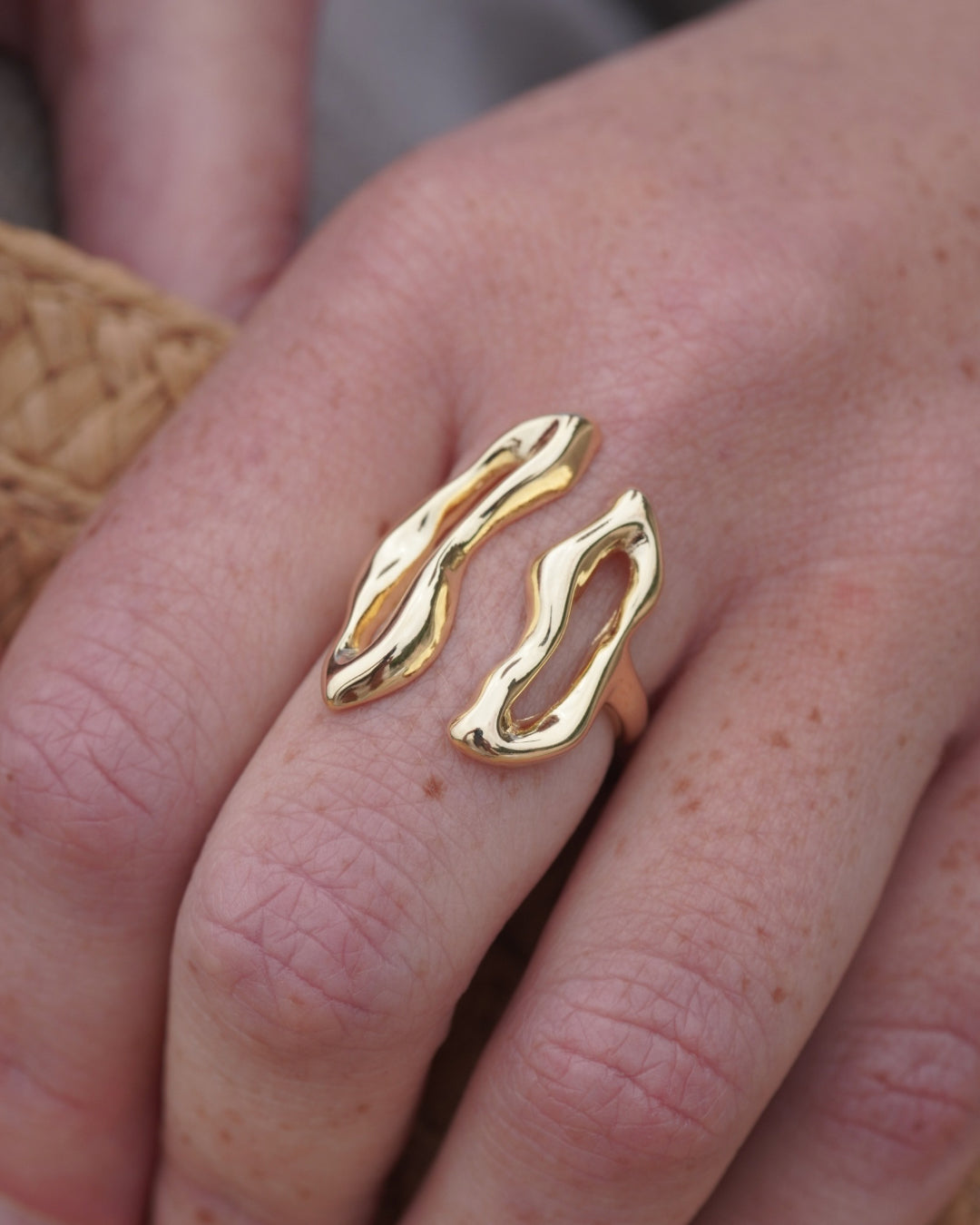 ANILLO GOLD IRREGULAR AJUSTABLE