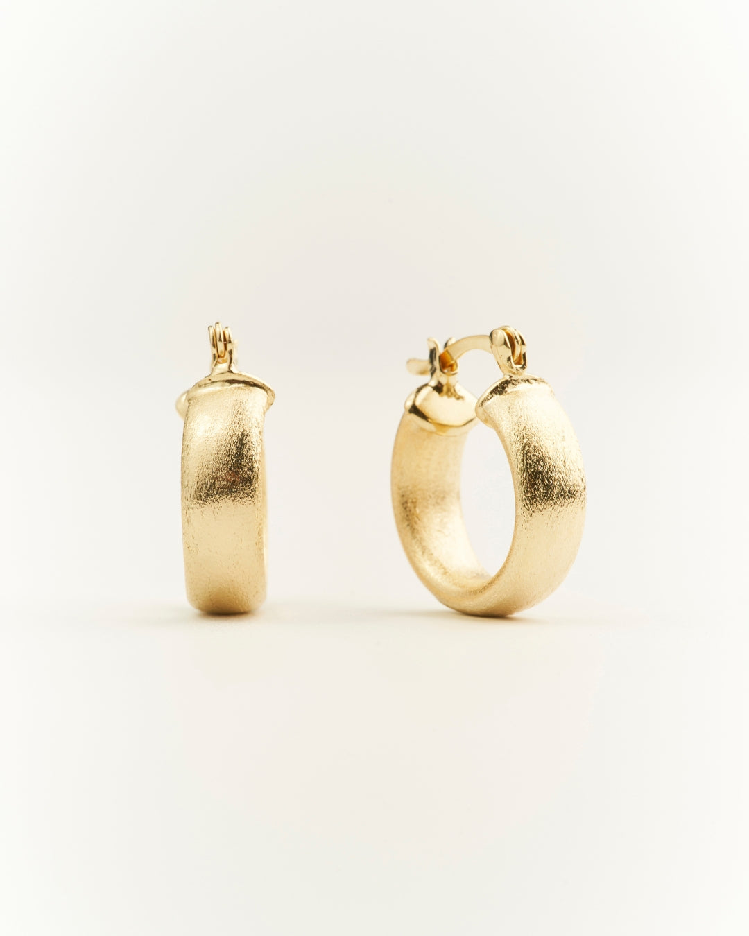 Aros gold argolla lijada cerrada gruesa 18mm