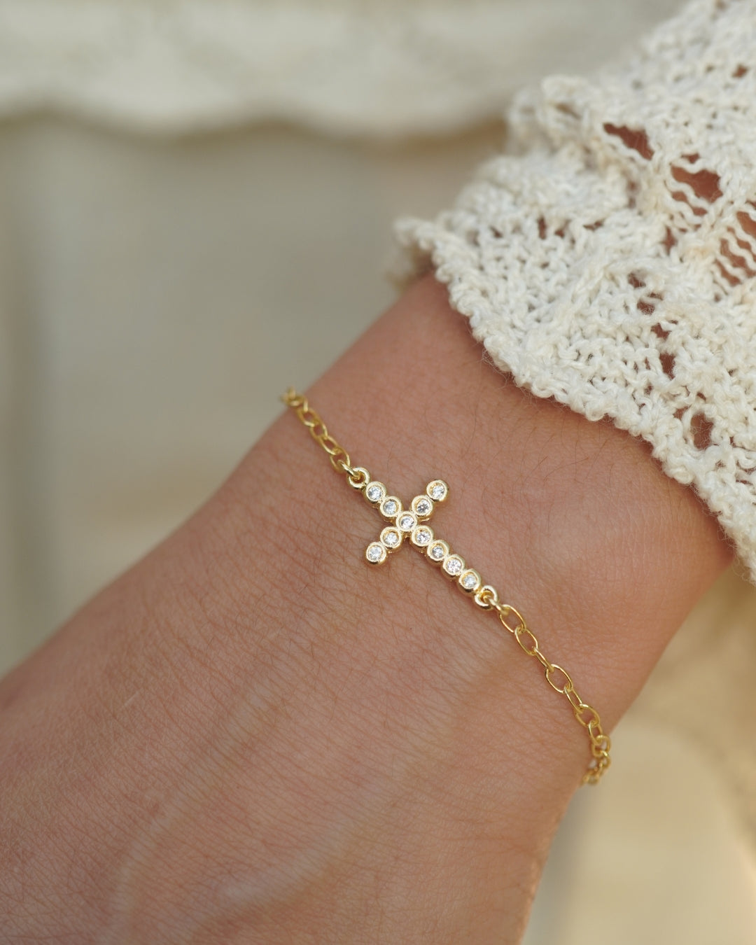 Pulsera Gold Cruz Circón Redonda