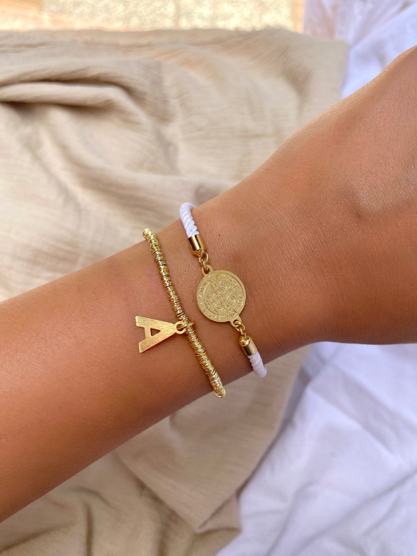 PULSERA GOLD MOSTACILLA FINA LETRA