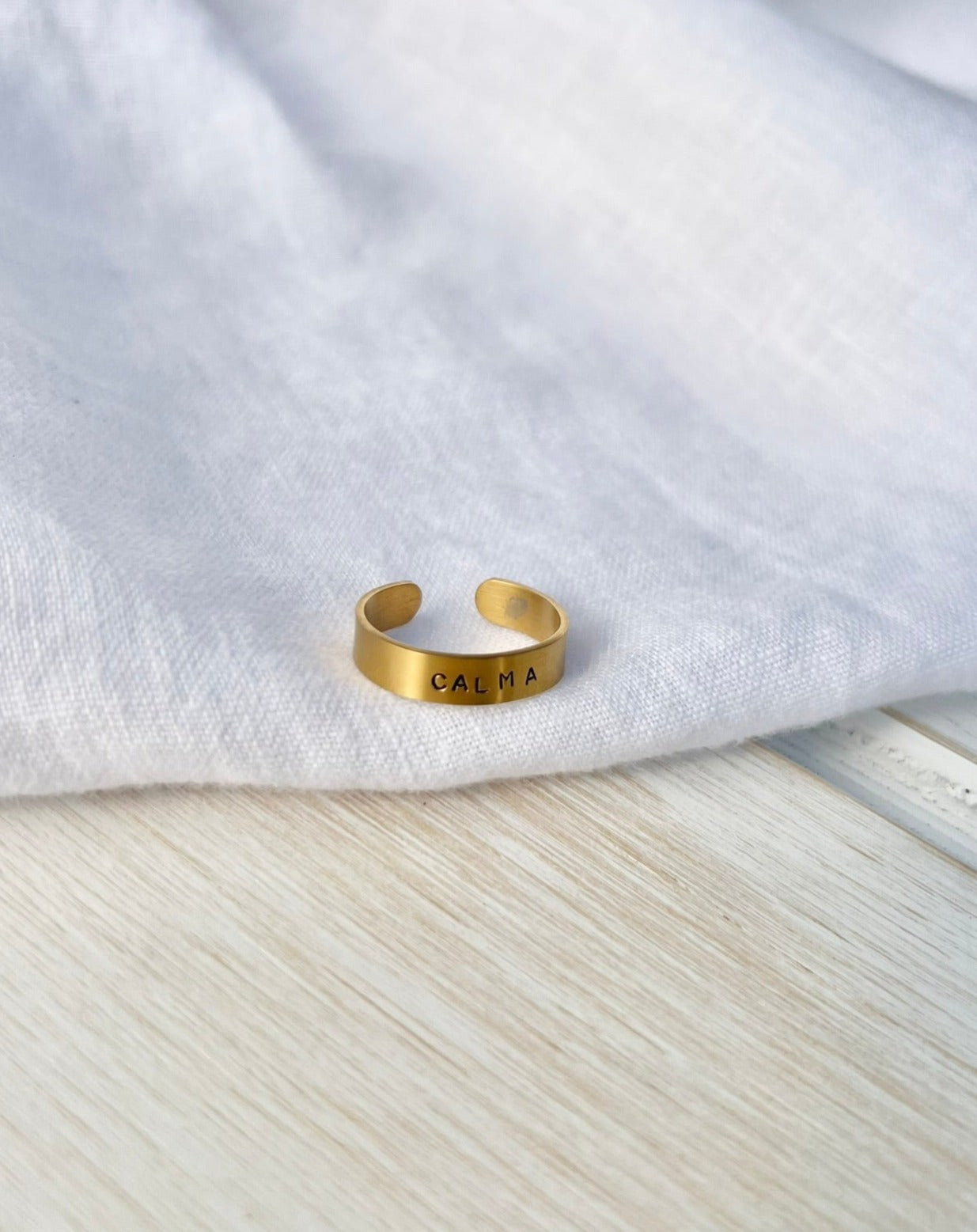 ANILLO AJUSTABLE PERSONALIZADO DORADO 5MM ACERO INOX.